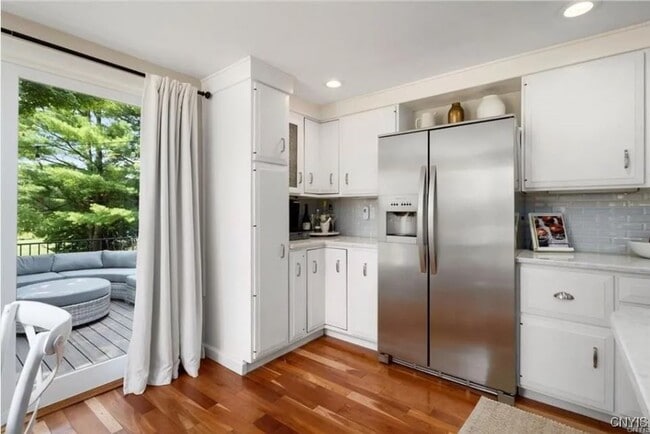 Building Photo - 2943 Lumbard Rd