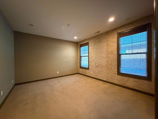 Building Photo - 15124 Sapphire Hill Ln