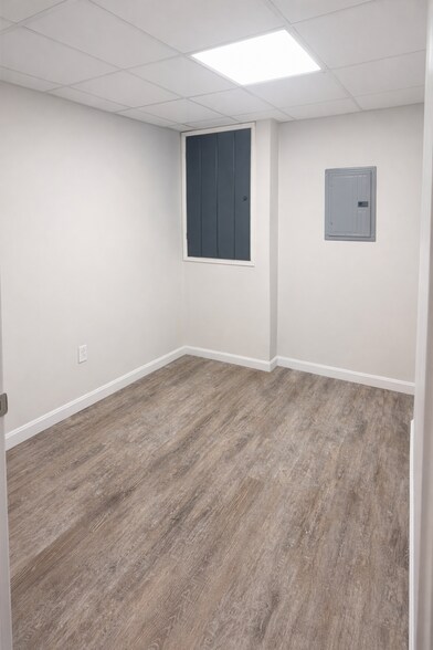 Dedicated office or bonus room - 16 Miller Rd