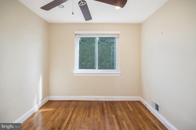 Building Photo - 320 Wesmond Dr
