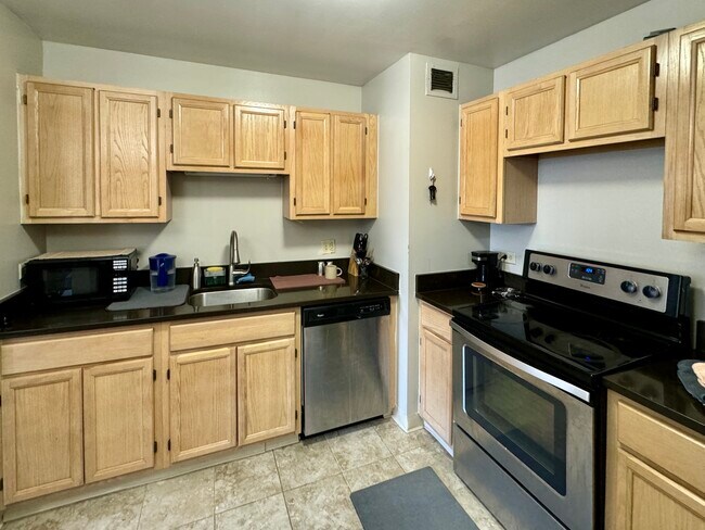 Building Photo - 200 N Dearborn St