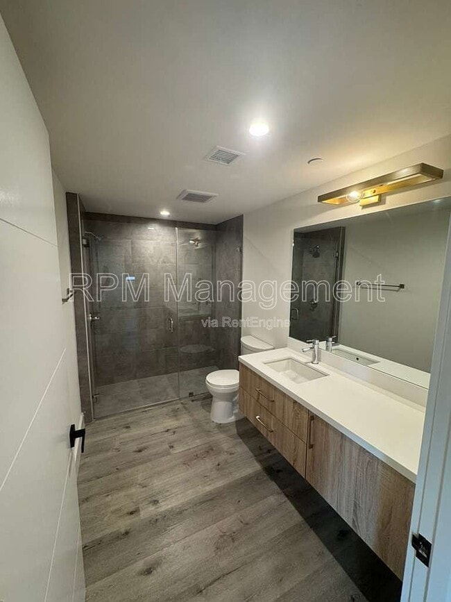 Building Photo - 5923 Laurel Canyon Blvd