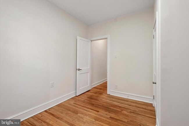 Building Photo - 334 Lombard St