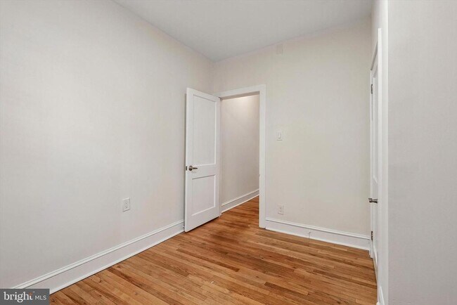 Building Photo - 336 Lombard St