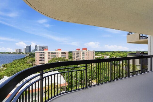 Building Photo - 2413 Bayshore Blvd