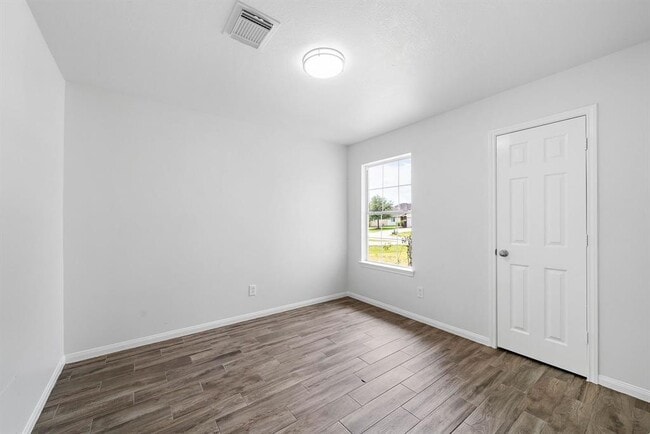 Building Photo - 25118 Clover Ranch Dr