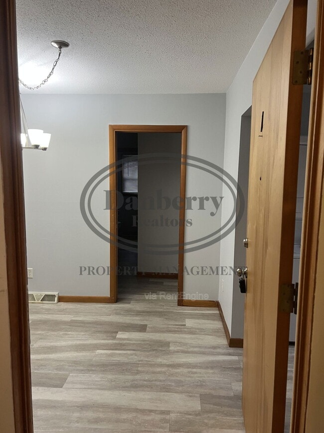 Building Photo - 4126 Newcastle Dr