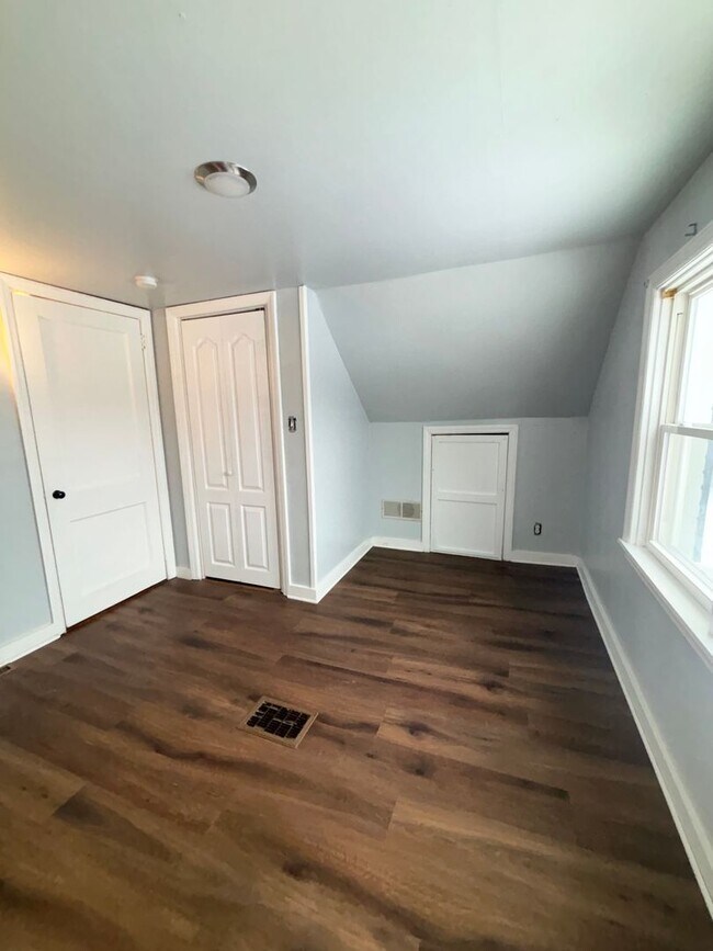 Building Photo - 110 Victory Dr