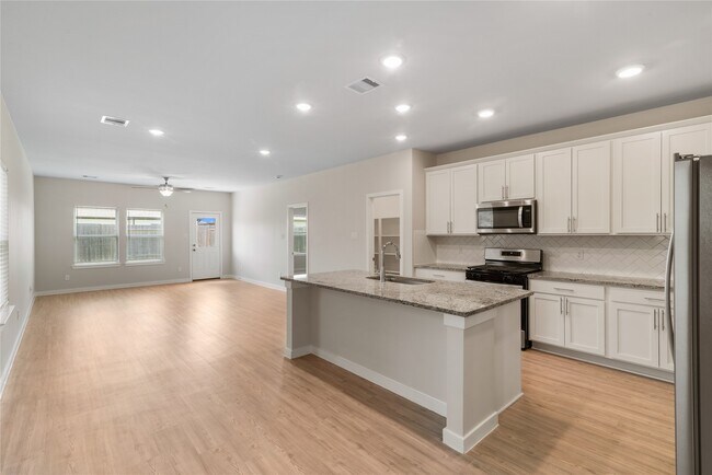 Building Photo - 5811 Quest Valley Dr