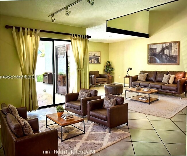 Building Photo - 1301 SW 124th Ct