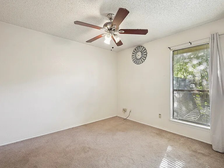 Building Photo - 2812 Springhaven Ct