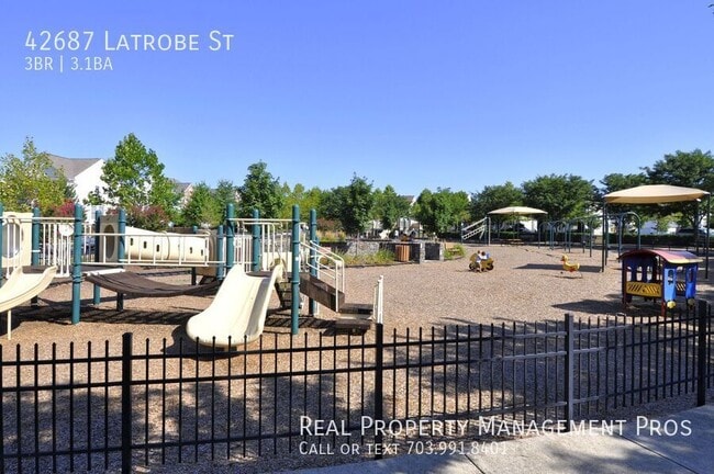 Building Photo - 42687 Latrobe St