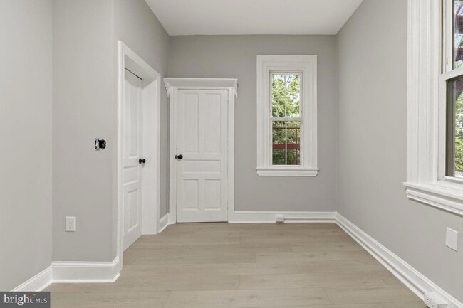 Building Photo - 216 Collingdale Ave