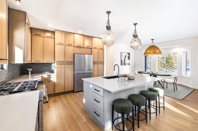 Building Photo - Fully Remodeled 4 bedroom Home in Hamilton Creek