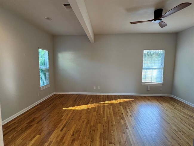 Building Photo - 1710 Riverview St