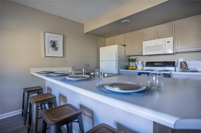 Building Photo - 778 Royal Sunset Dr