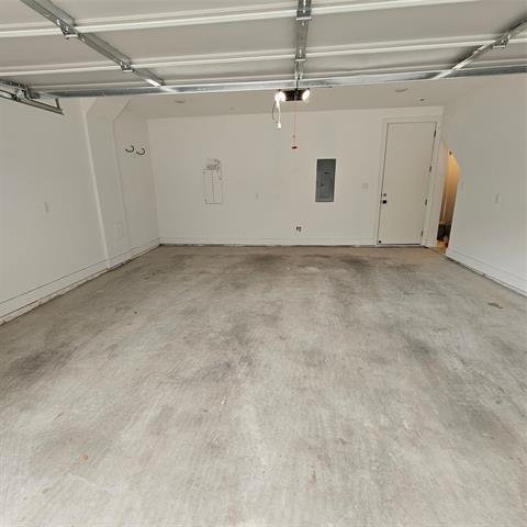 Building Photo - 2143 Mail Ave