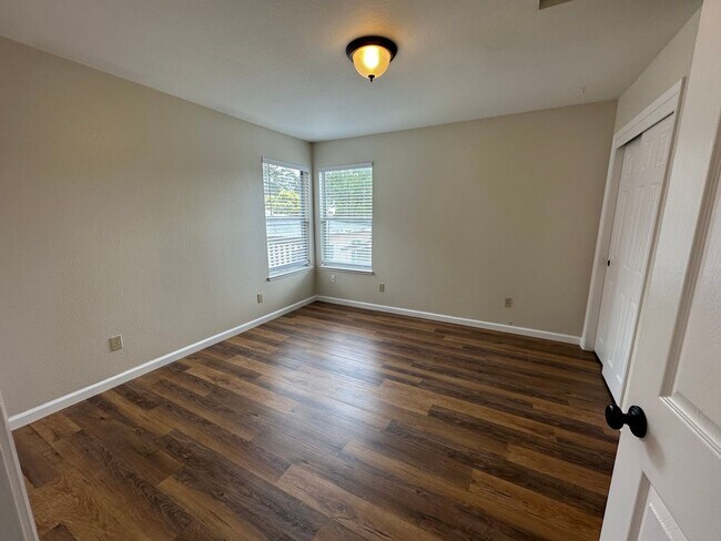 Building Photo - 2nd St.- Duplex