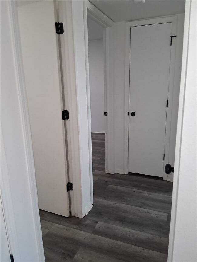 Building Photo - 1855 W Deane St