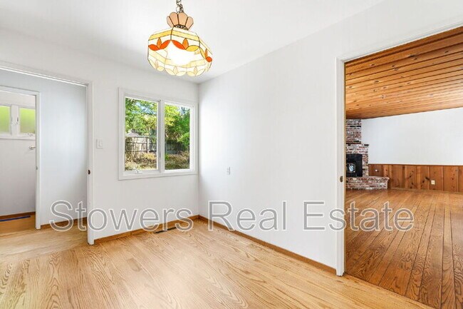 Building Photo - 10 Corte Del Rey