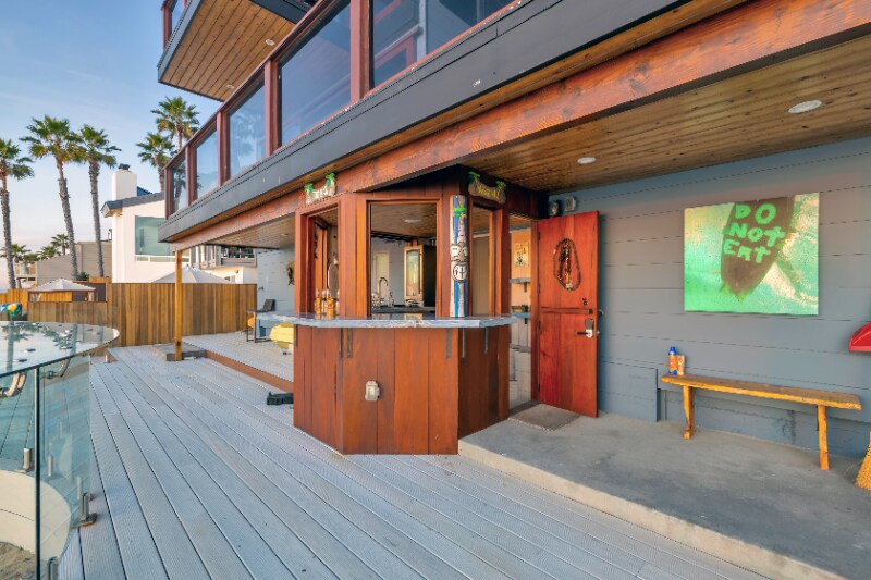 Building Photo - 1686 Neptune Ave