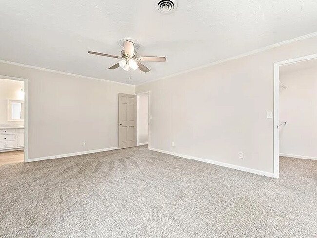 Building Photo - 1409 Robert Ln