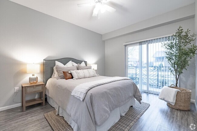 Building Photo - 600 E Marble St