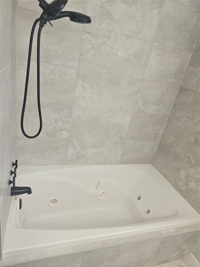 Building Photo - 10510 Sierra Dr