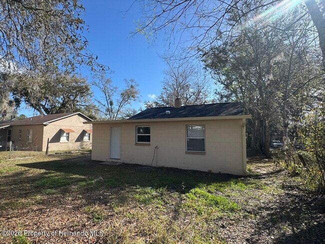 Building Photo - 708 Hazel Ave