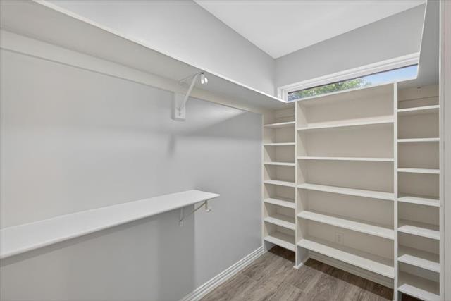 Building Photo - 3330 Sharpview Ln