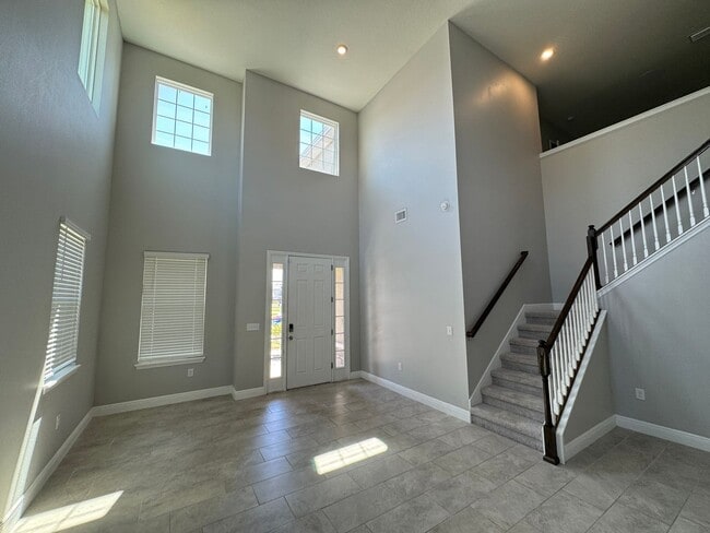 Building Photo - Available NOW!  Incredible, SPACIOUS 5 Bed...