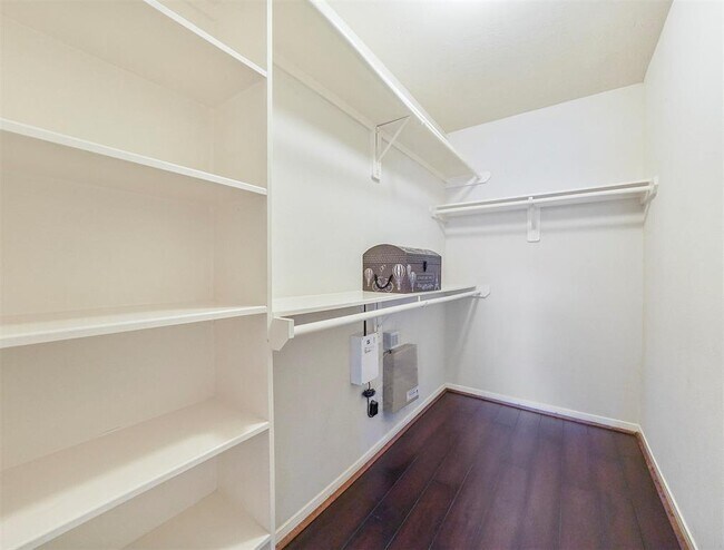 Building Photo - 25110 Hazel Ranch Dr