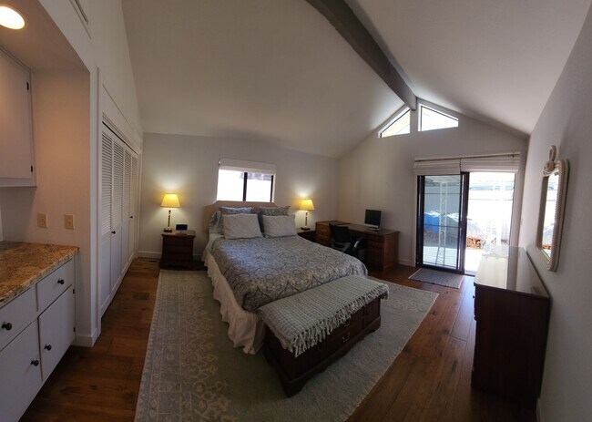 Building Photo - Furnished 3 bed 2.5 bath close to Poly.