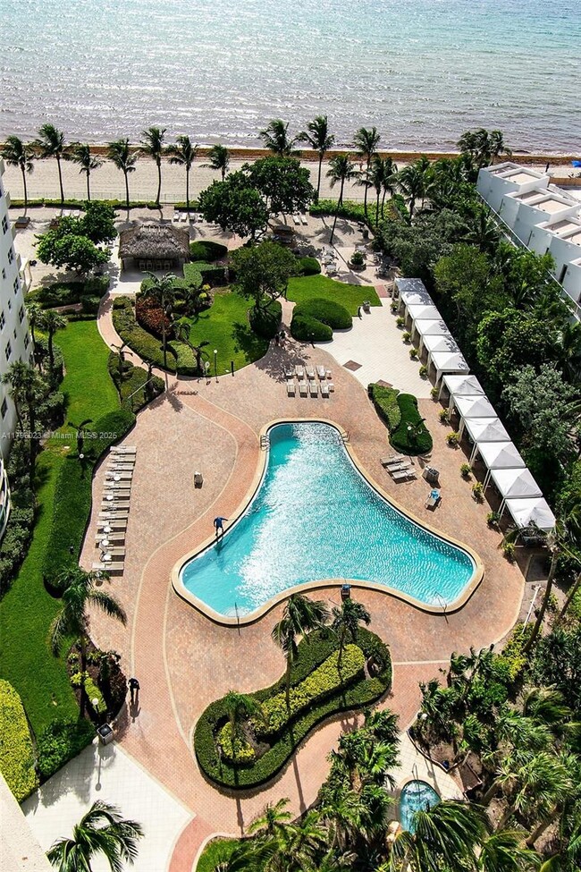 Primary Photo - 3001 S Ocean Dr