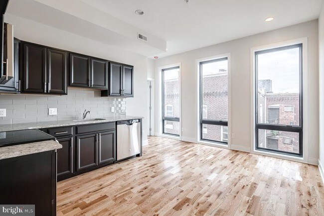 Building Photo - 514 South St