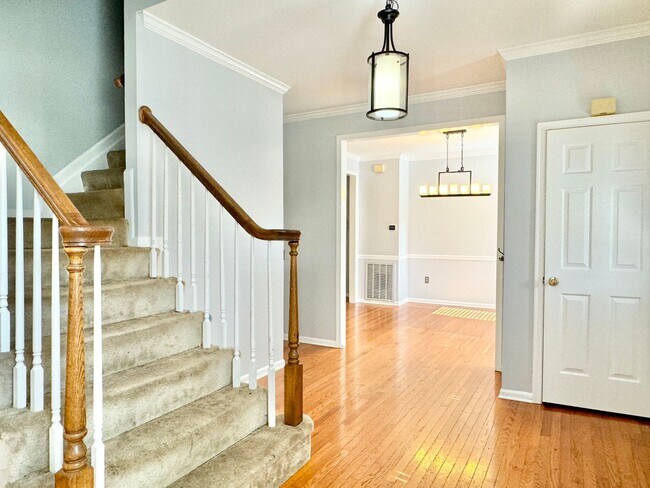 Building Photo - GORGEOUS COLONIAL IN WOODBRIDGE!