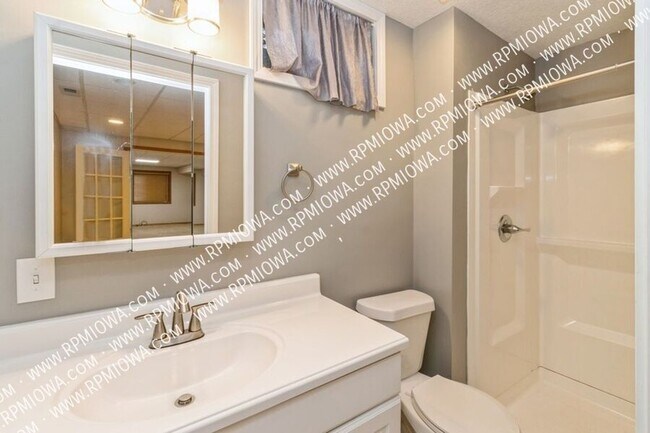 Building Photo - 1204 NW 26th St