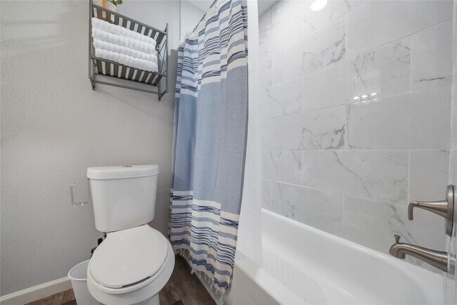 Building Photo - 2111 8th Ave N