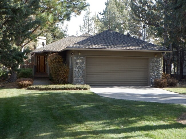 Primary Photo - 3 Bed/2 Bath In River's Edge Community - G...