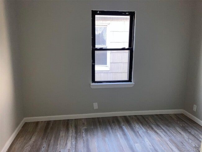 Building Photo - 84-32 109th Ave