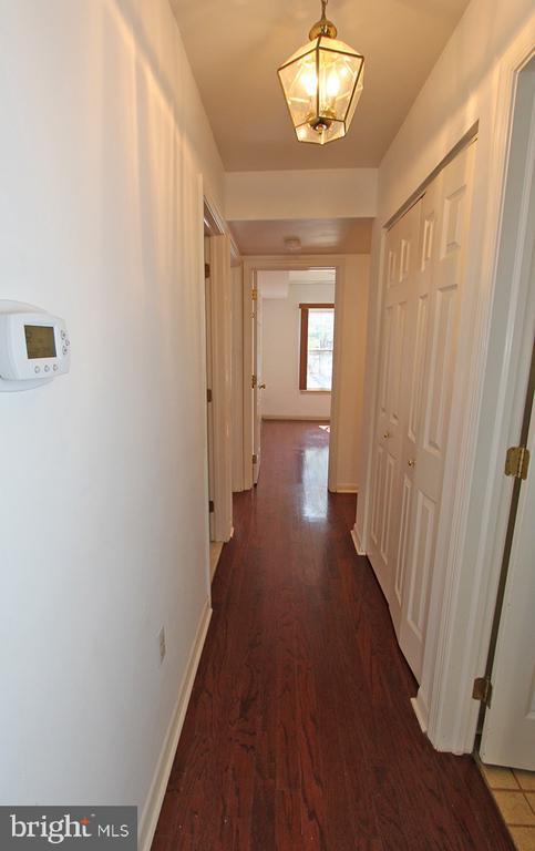 Building Photo - 185 Valley Stream Cir