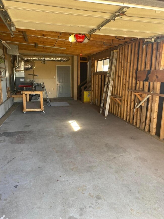 Building Photo - 88 Crestview Ln