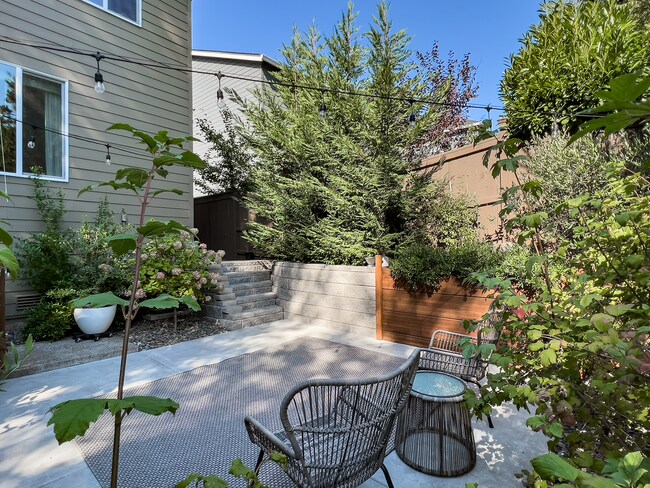 Building Photo - 9756 SW 171st Ave