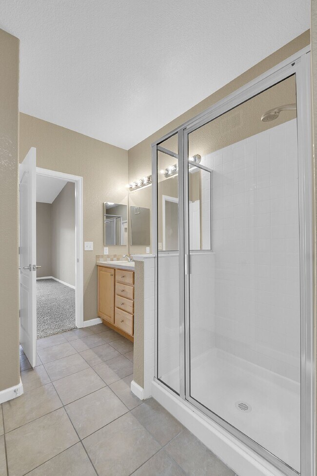 Building Photo - $1,795.00, 1- 1-bedroom, 1-bathroom Condo ...