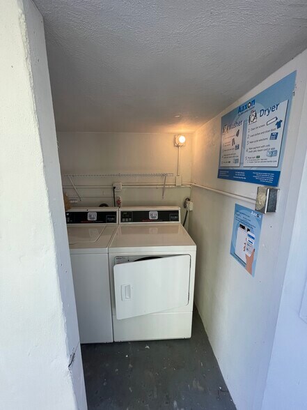 Building Photo - 1365 NE 105th St