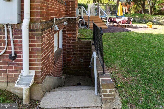 Building Photo - 3640 Everett St NW