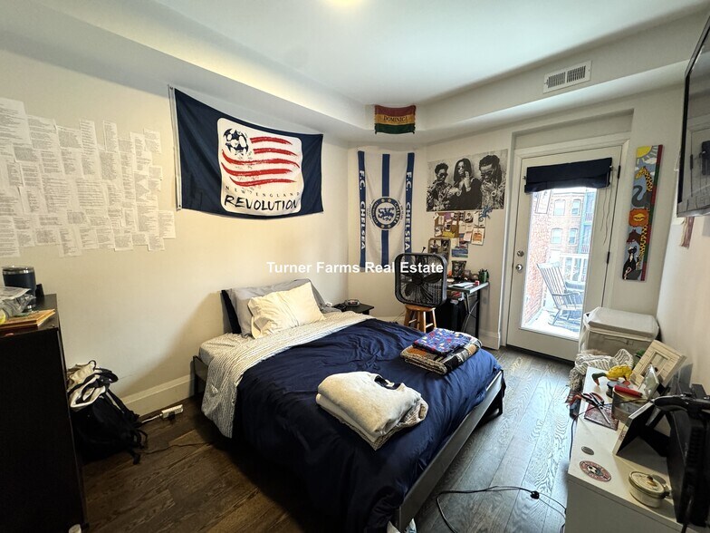 Building Photo - 7 Strathmore Rd