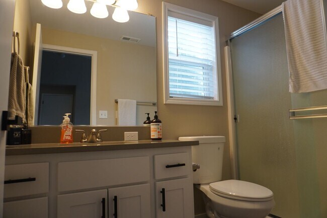 Building Photo - 16409 NE 31st St