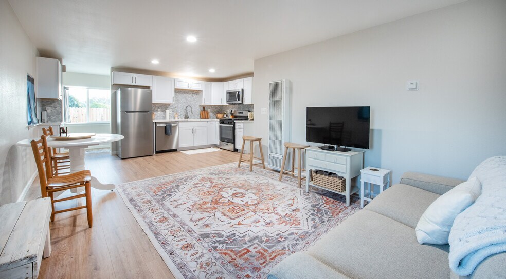 Building Photo - 604 S 8th St