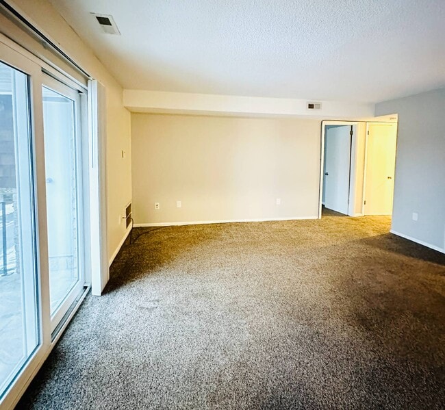 Building Photo - 1552 Helderberg Ave